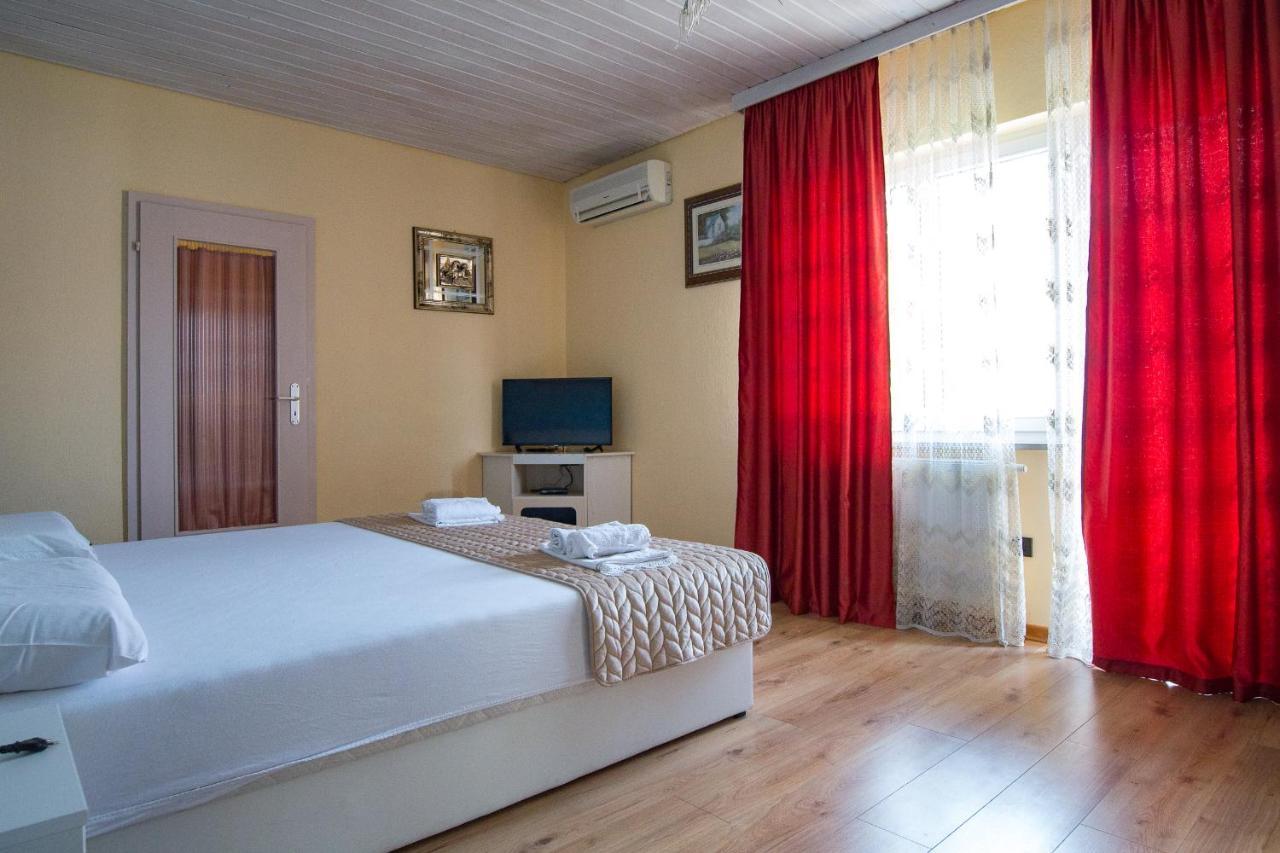 Apartments Babaja Omis Ngoại thất bức ảnh