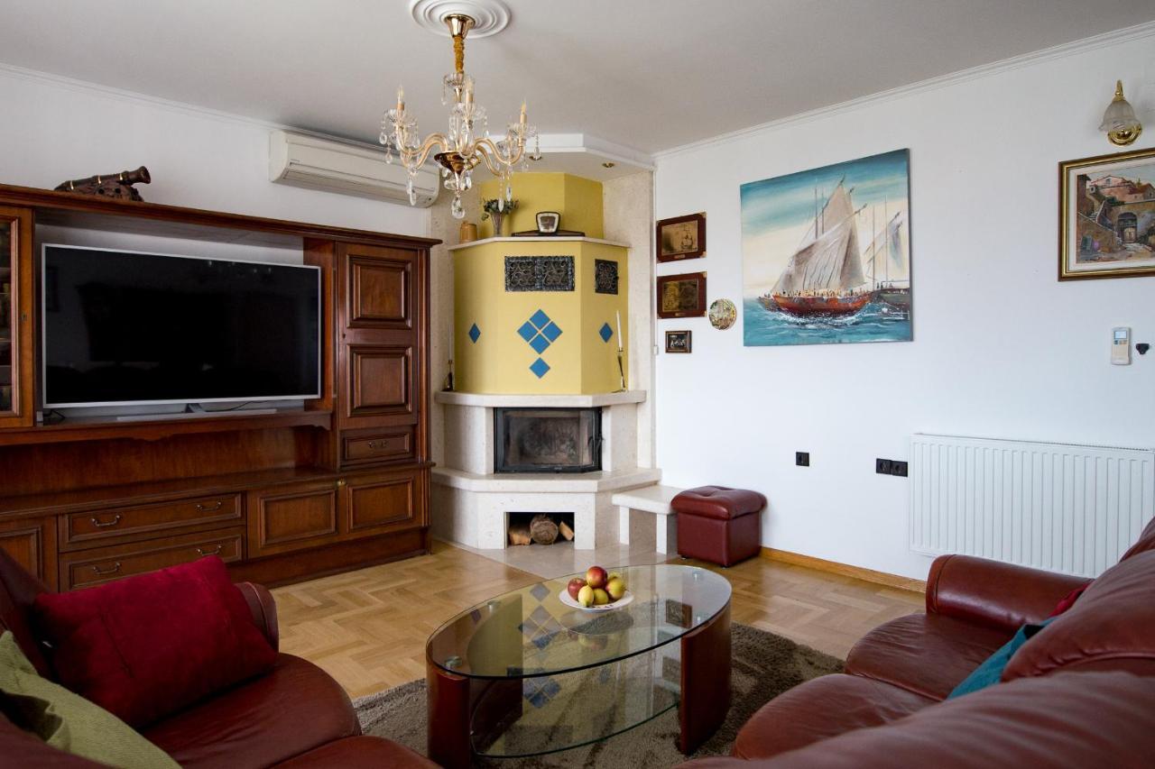 Apartments Babaja Omis Ngoại thất bức ảnh